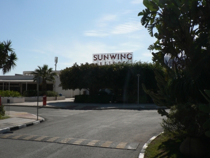 Отель и апартаменты класса Α' Sunwing Sandy Bay Village в Аяй-Напе 