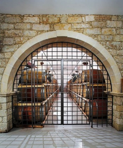 Hadjiantonas (Kolas) Winery